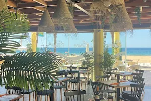 Restaurante en Benidorm - Bar Caiman Beach | Restaurantes Benidorm image