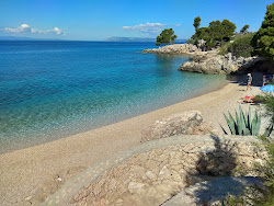 Photo de Plage de Plisivac avec plusieurs baies spacieuses