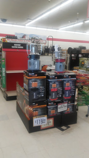 Home Improvement Store «Tractor Supply Co.», reviews and photos, 1715 W Oaklawn Rd a, Pleasanton, TX 78064, USA