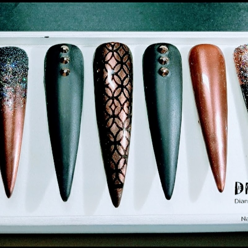 Diviana Nails