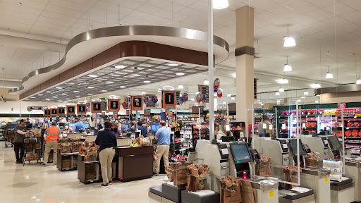 Grocery Store «Harris Teeter», reviews and photos, 500 Oberlin Rd, Raleigh, NC 27605, USA