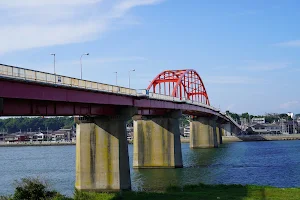 Kaimon Bridge image