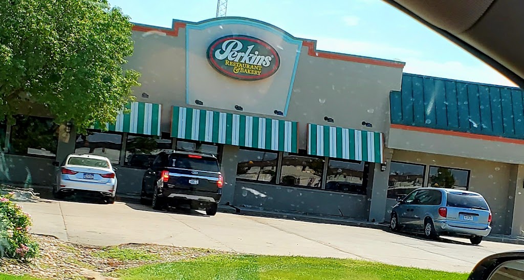Perkins Restaurant & Bakery Kearney, NE 68847 Menu, Hours, Reviews