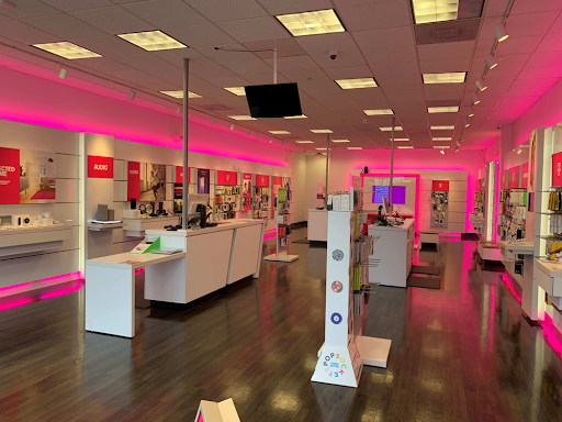 Cell Phone Store «T-Mobile», reviews and photos, 2273 Hwy K, O Fallon, MO 63368, USA