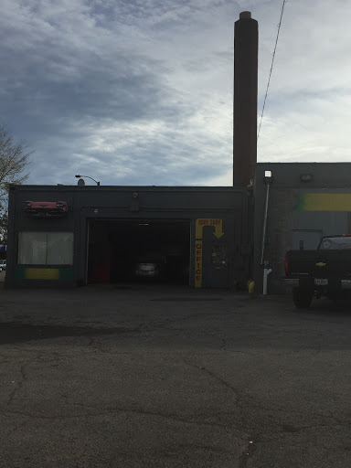 Auto Body Shop «Piscazzi Auto Body dba Summit County Classics», reviews and photos, 752 N Main St, Akron, OH 44310, USA