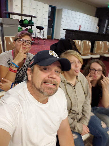 Sports Bar «Crown Lanes Bowling Center & Sports Bar», reviews and photos, 2325 S Federal Blvd, Denver, CO 80219, USA