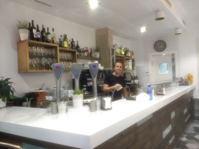 Chiqui Café Bar - C. Alfonso VIII, 22, 10600 Plasencia, Cáceres, Spain