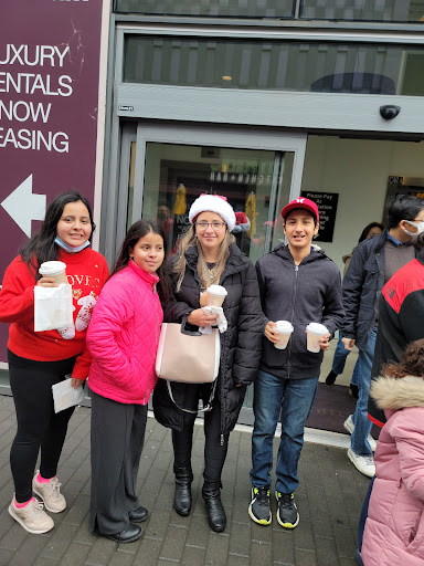 Shopping Mall «Oaktree Mall Shopping Center», reviews and photos, 2024 Center Ave n, Fort Lee, NJ 07024, USA