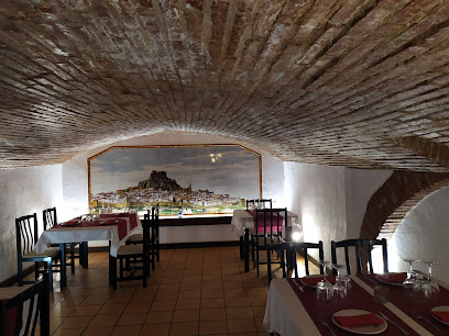 Casa Pere - Taperia Restaurant - Carrer d,En Blasco d,Alagó, 22, 12300 Morella, Castelló, Spain