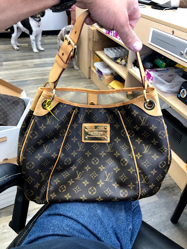 Jeweler «Mills Jewelers Camarillo», reviews and photos, 2171 Ventura Blvd, Camarillo, CA 93010, USA