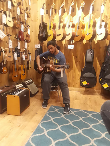 Music Store «Guitar Center», reviews and photos, 24961 Pico Canyon Rd, Stevenson Ranch, CA 91381, USA