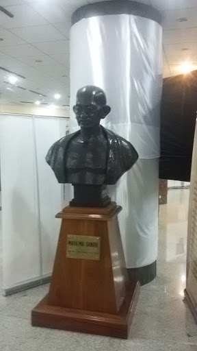 Shopping Mall «Howard and Western Shopping Center», reviews and photos, 7510 N Western Ave, Chicago, IL 60645, USA