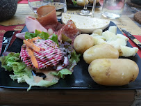 Raclette du Restaurant Le Rustique à Les Deux Alpes - n°3