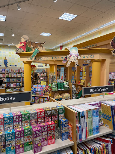 Book Store «Barnes & Noble», reviews and photos, 5101 Main St, Williamsburg, VA 23188, USA