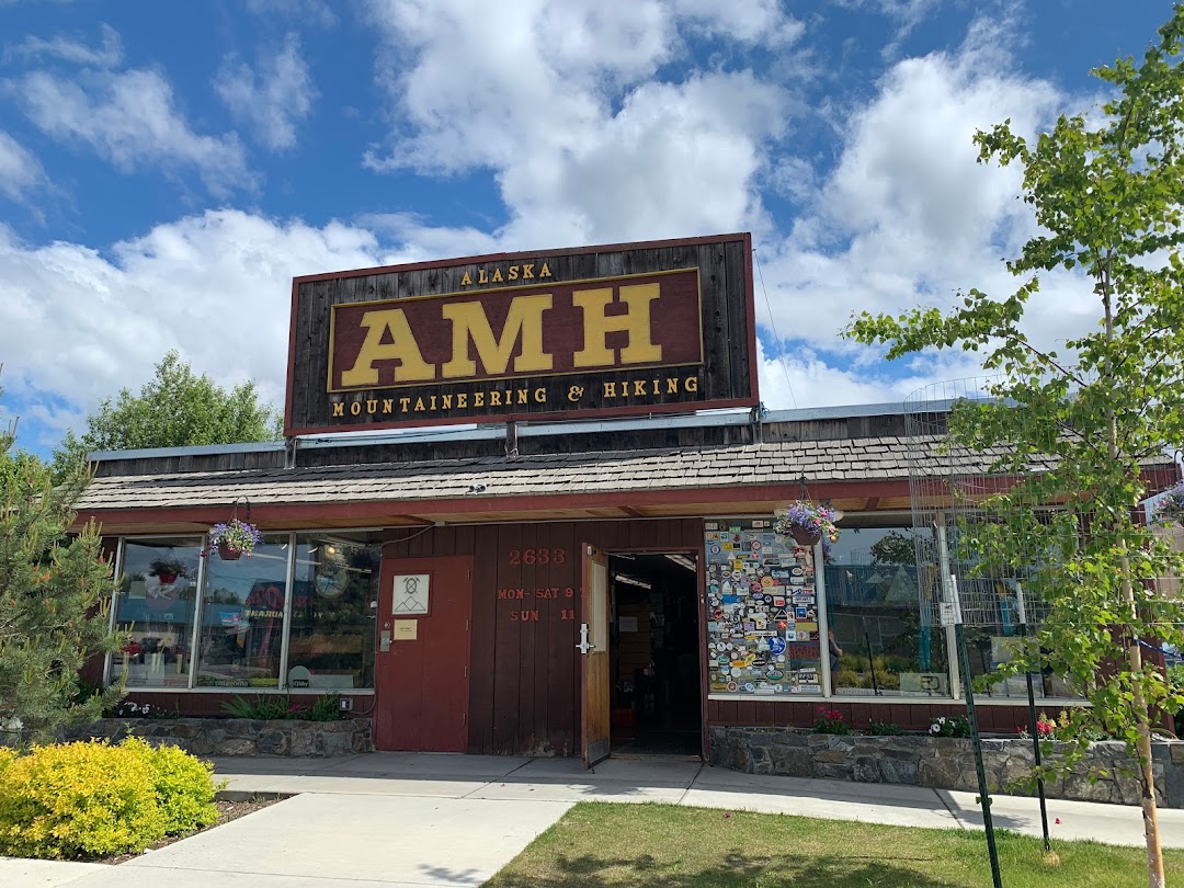 Alaska Mountaineering & Hiking