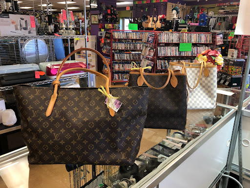 Pawn Shop «Money & More», reviews and photos, 1025 S Riverside Dr, Iowa City, IA 52246, USA