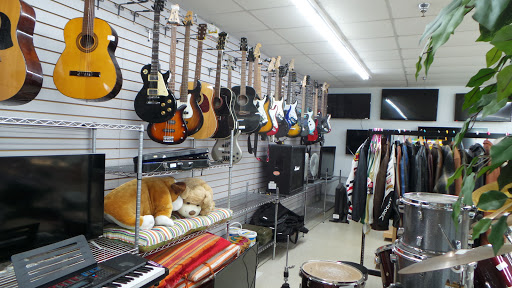 Pawn Shop «R J Jewelry & Loan Co», reviews and photos, 1210 Bloomingdale Rd, Glendale Heights, IL 60139, USA