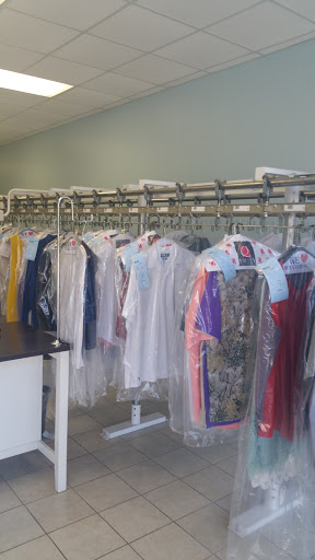 Dry Cleaner «Royal Cleaners», reviews and photos, 3301 W Davis St, Conroe, TX 77304, USA