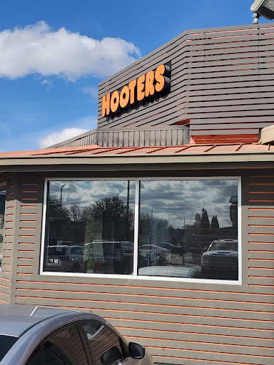 Hooters