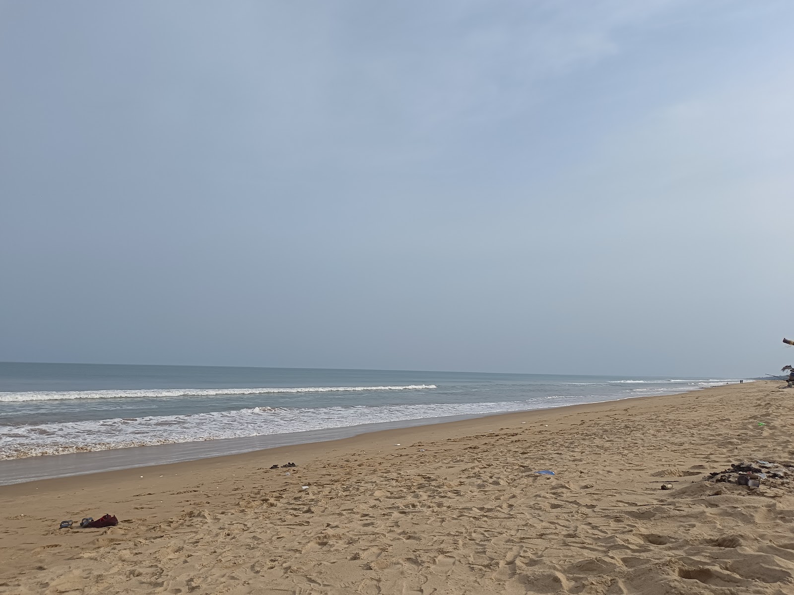 Fotografija Alagayapalem Beach z svetel pesek površino