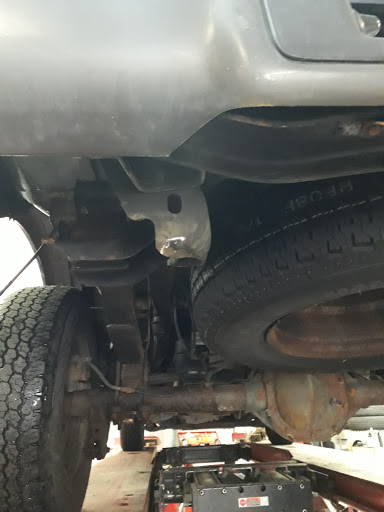 Auto Body Shop «Gerber Collision & Glass», reviews and photos, 1325 Park Ave W, Highland Park, IL 60035, USA