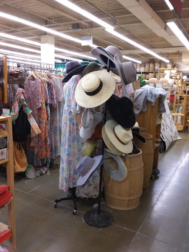 Furniture Store «Cost Plus World Market», reviews and photos, 1725 Maple Ave, Evanston, IL 60201, USA