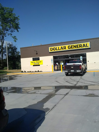 Discount Store «Dollar General», reviews and photos, 608 E Main St, Warrenton, MO 63383, USA