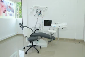 Dr Surumi's Dental Clinic image