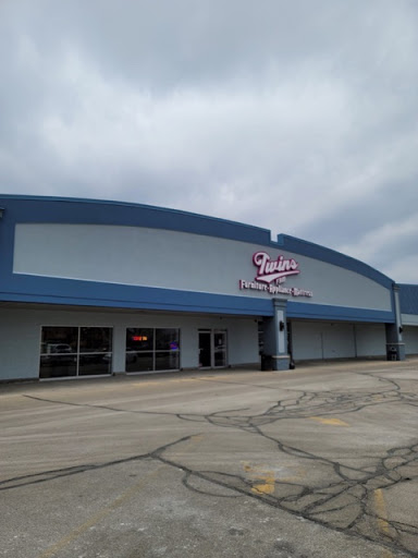 Pouffe shops in Milwaukee