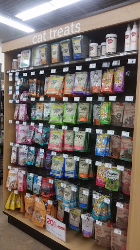 Pet Supply Store «Petco Animal Supplies», reviews and photos, 6885 Southland Dr, Middleburg Heights, OH 44130, USA