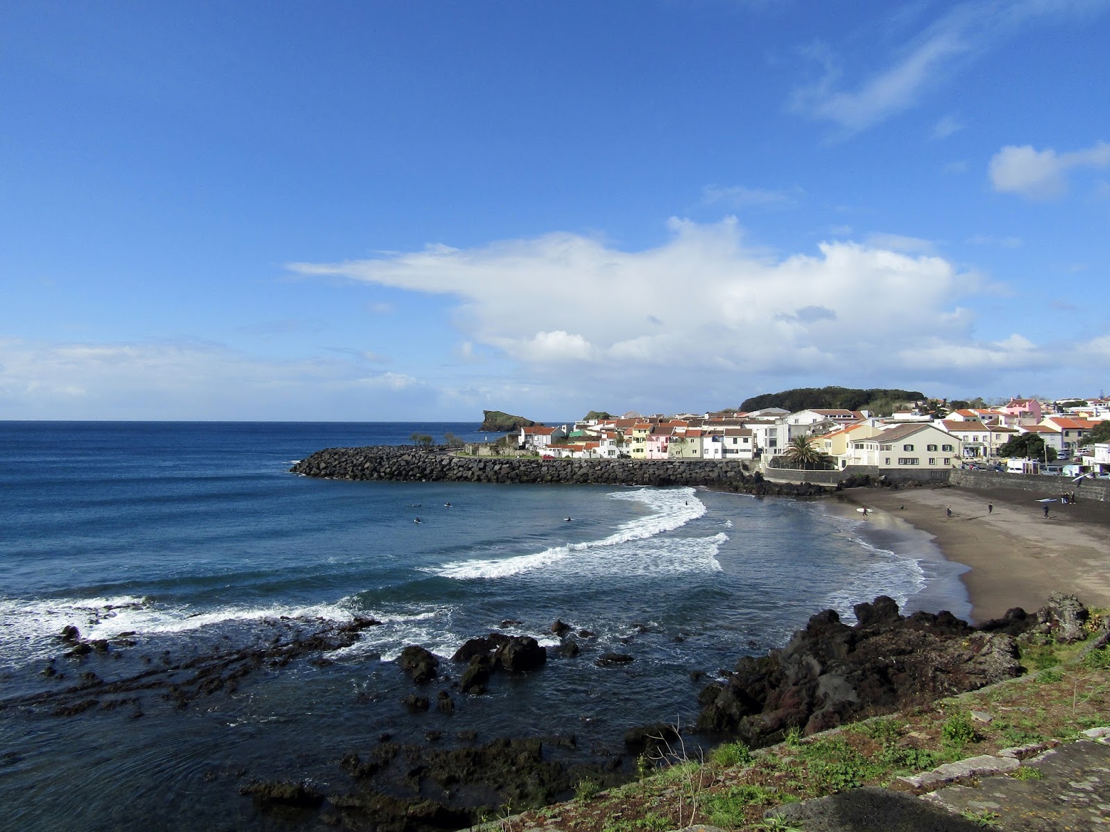 Foto di Praia de Sao Roque e l'insediamento