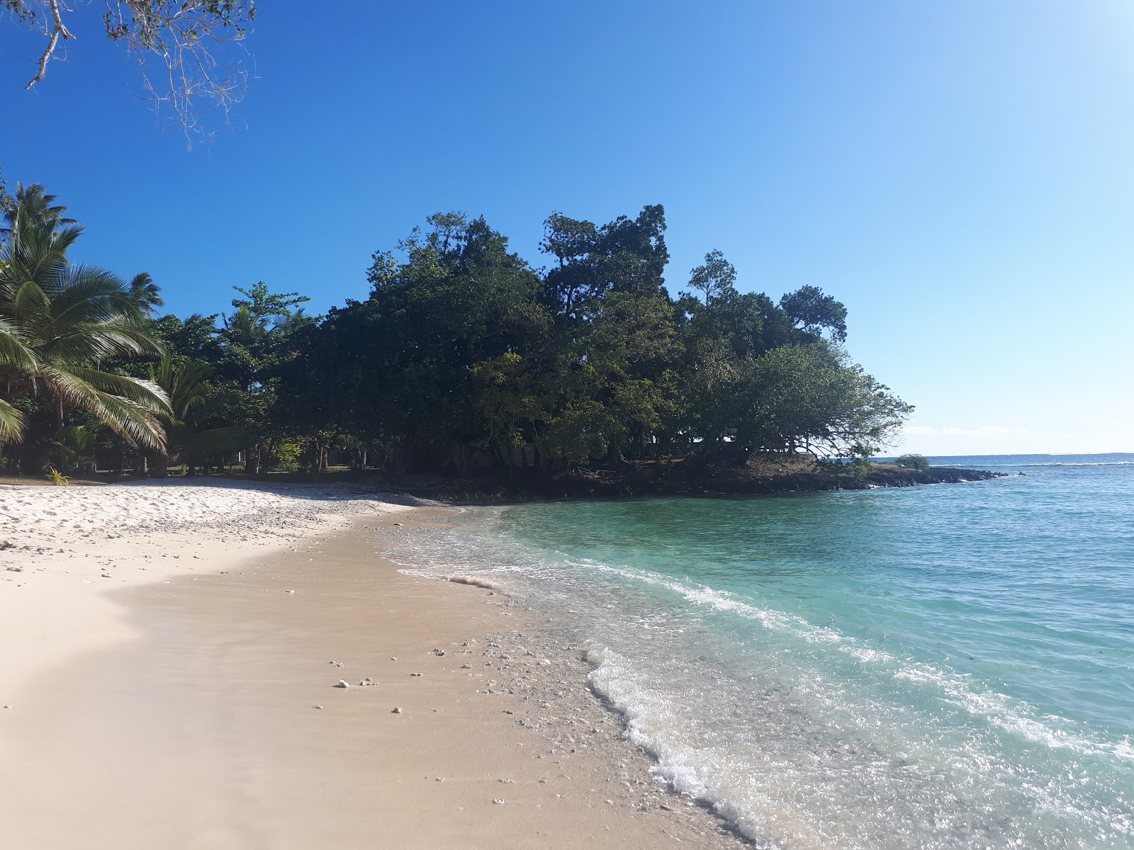 Foto de Eratap Beach - lugar popular entre os apreciadores de relaxamento