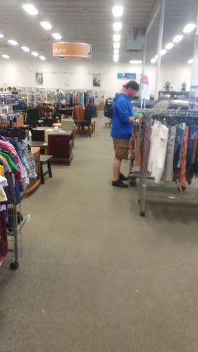 Thrift Store «Goodwill Retail Store & Donation Center», reviews and photos, 2950 Dale Blvd, Dale City, VA 22193, USA