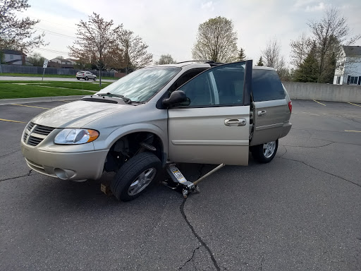 Auto Wrecker «Troy Auto Care», reviews and photos, 376 Minnesota Dr, Troy, MI 48083, USA