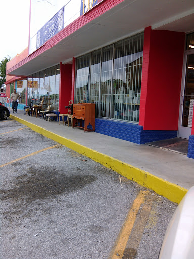 Furniture Store «San Antonio Furniture Finders», reviews and photos, 617 Fredericksburg Rd, San Antonio, TX 78201, USA