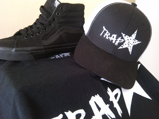 Clothing Store «Mint Clothing», reviews and photos, 1058 W Taylor St, Chicago, IL 60607, USA