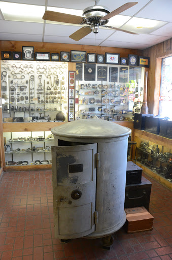 Locksmith «Elmer & Son Locksmiths Inc», reviews and photos, 3001 Chicago Rd, Steger, IL 60475, USA