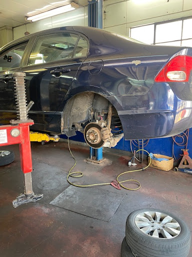 Auto Repair Shop «Greitens Auto Service», reviews and photos, 5804 W Bluemound Rd, Milwaukee, WI 53213, USA