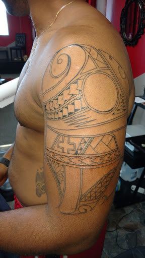 Tattoo Shop «The Clay Dragon Tattoo Studio», reviews and photos, 919 Lafayette Rd, Seabrook, NH 03874, USA