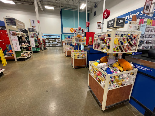 Pet Supply Store «PetSmart», reviews and photos, 2216 E Springs Dr, Madison, WI 53704, USA