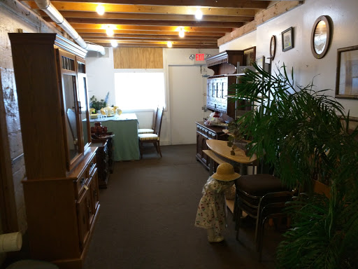 Thrift Store «Old & New Shop», reviews and photos, 440 E Bay Ave #4, Manahawkin, NJ 08050, USA