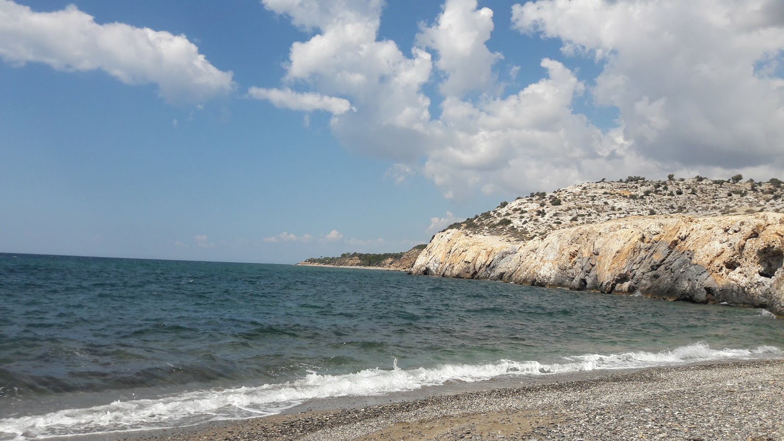 Marmaritsa beach'in fotoğrafı çok temiz temizlik seviyesi ile