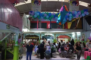 Salones de Fiestas Algarabía image