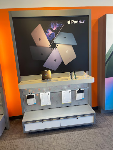 Cell Phone Store «AT&T Authorized Retailer - Hurstbourne Pkwy», reviews and photos, 1890 S Hurstbourne Pkwy Ste 1, Louisville, KY 40220, USA