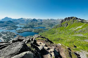 Fløya trail head image