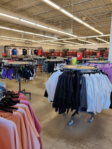 Clothing Store «Nike Clearance Store», reviews and photos, 4099 S Plaza Dr, Memphis, TN 38116, USA