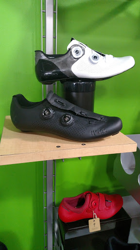 Bicycle Store «Freshbikes Cycling», reviews and photos, 7626 Old Georgetown Rd, Bethesda, MD 20814, USA