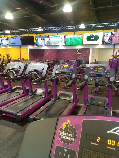 Gym «Planet Fitness», reviews and photos, 4001 California Ave, Bakersfield, CA 93309, USA