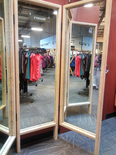 Camping Store «REI», reviews and photos, 766 E Big Beaver Rd, Troy, MI 48083, USA