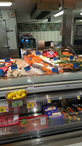 Grocery Store «Harris Teeter», reviews and photos, 975 Emmet St N, Charlottesville, VA 22905, USA